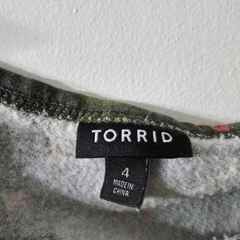 Floral Camouflage Sweater - Picture 2 of 4